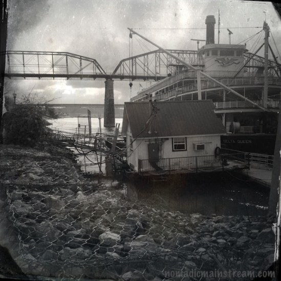 Bridge, clouds, steam boat, water taxi house--what more could I ask for? Maybe a level.