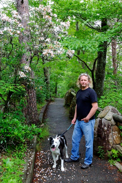 Tisen demonstrating he really does know how to pose